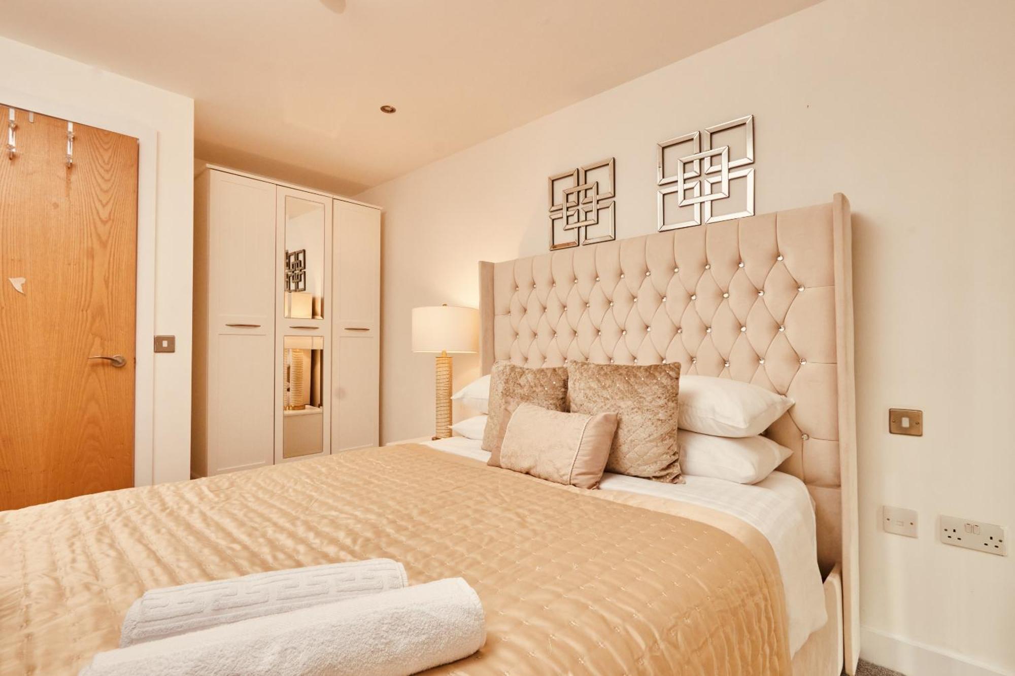 Central Leeds Dock Apt&Free Secure Parking! 外观 照片
